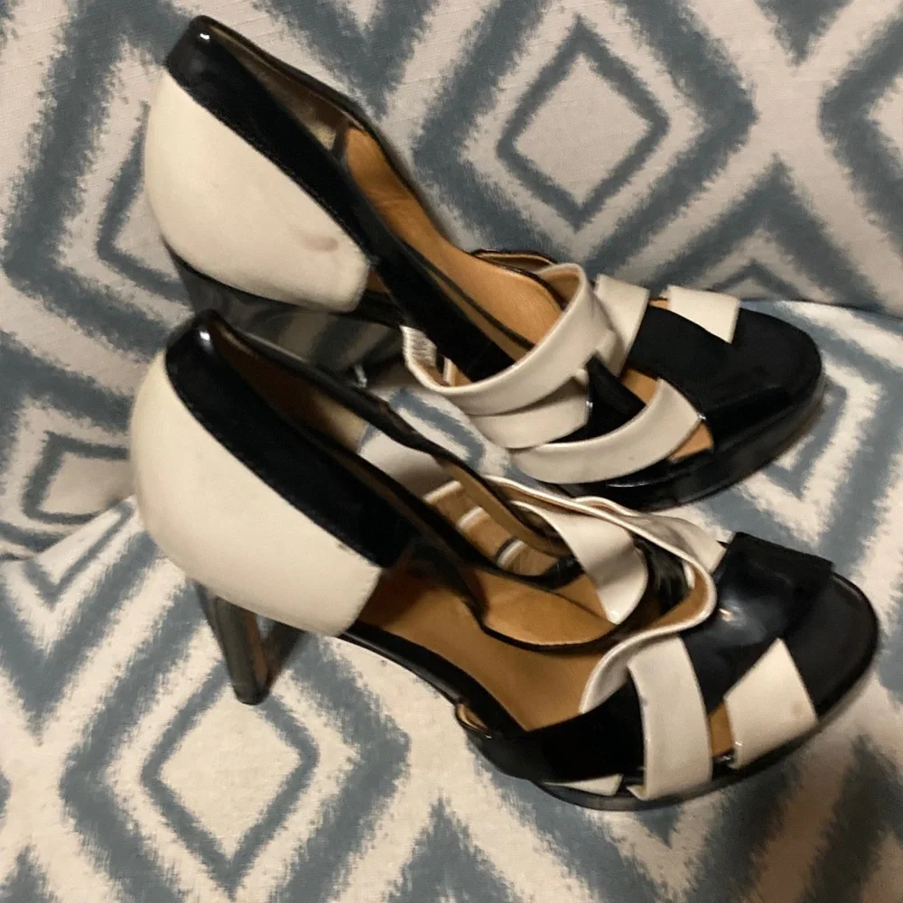 Michael‎ Kors Black and White Strappy Heels 6M